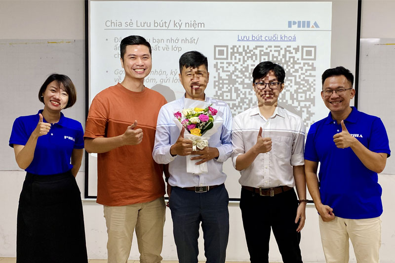 Ms. Trang lần đầu làm trợ giảng khóa PMP K115 cùng sự dìu dắt của thầy Phùng Thanh Cường (PMA Vietnam)